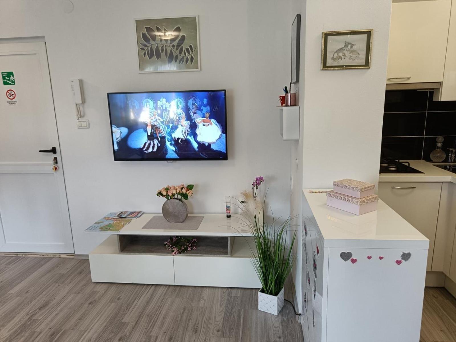 Apartments Mary & Free Parking Apartman *